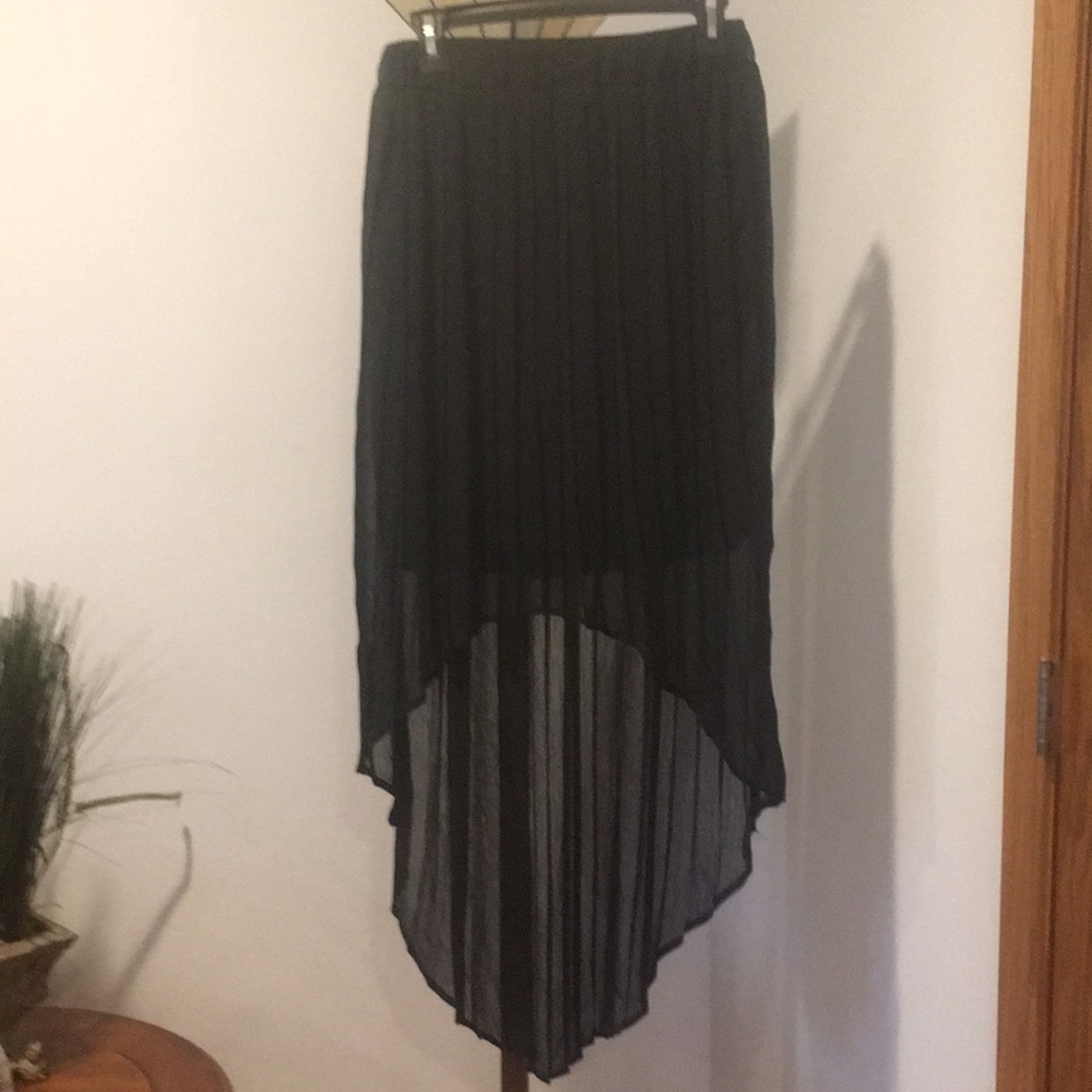 Black High-Low Pleated Skirt size M